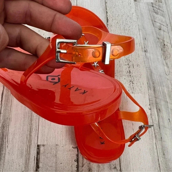 Katy Perry Orange Starfish Studded T-Strap Geli Sandals Size 8 Casual - Picture 10 of 12